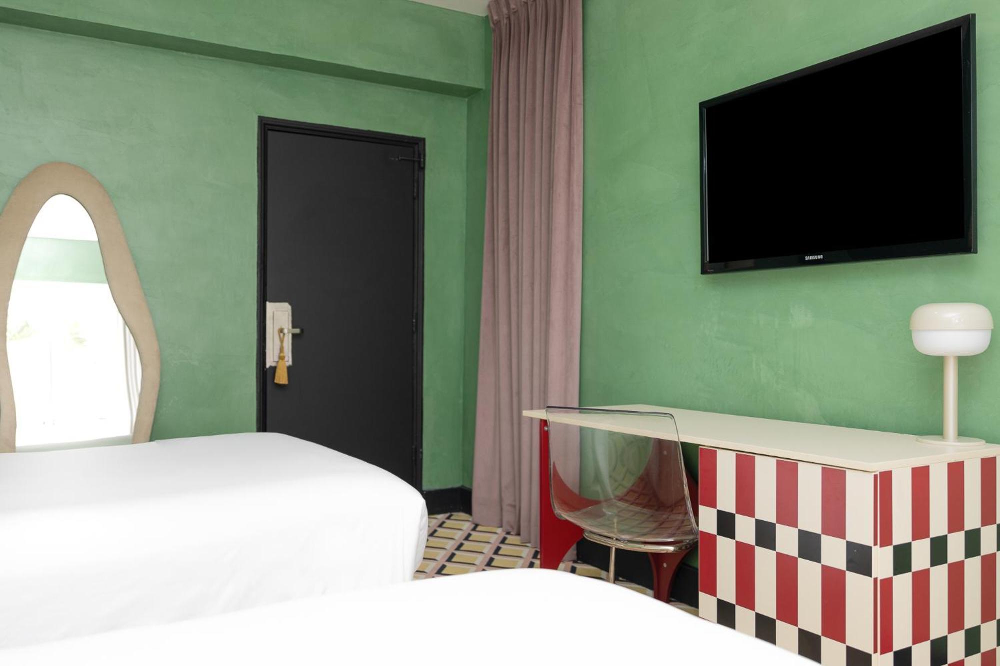 Crest Hotel Suites Miami Beach Bagian luar foto