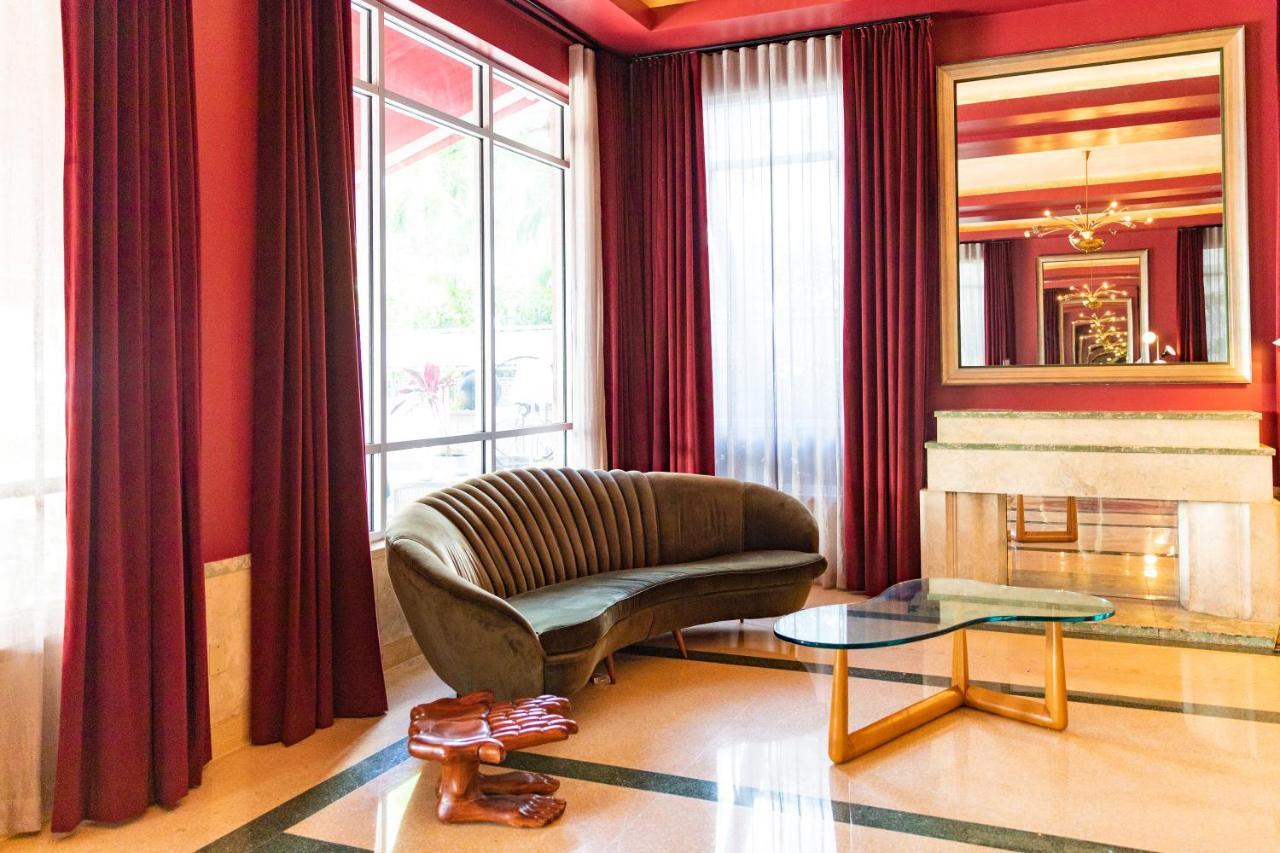 Crest Hotel Suites Miami Beach Bagian luar foto