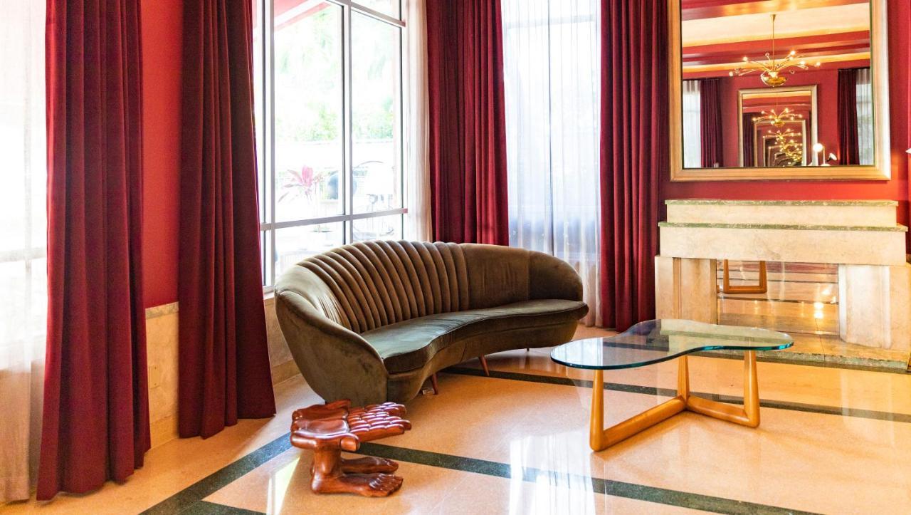 Crest Hotel Suites Miami Beach Bagian luar foto